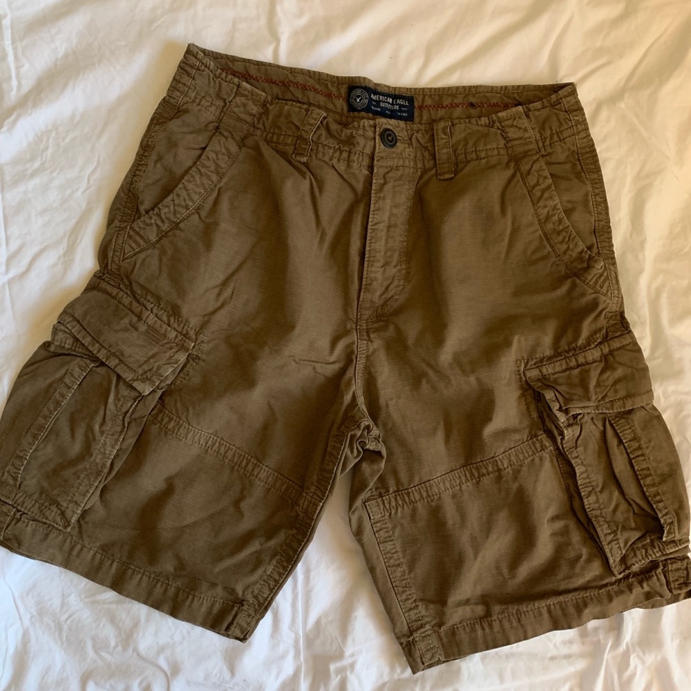 American Eagle cargo shorts size 34 men